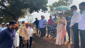 ಕಾಮಗಾರಿಗಳ ಗುಣಮಟ್ಟದಲ್ಲಿ ರಾಜಿ ಇಲ್ಲ: ಗುತ್ತಿಗೆದಾರರಿಗೆ ಲಕ್ಷ್ಮಿ ಹೆಬ್ಬಾಳ್ಕರ್ ಎಚ್ಚರಿಕೆ