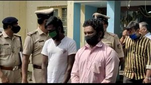 ಮಗು ದತ್ತು ಕೇಳಿದ ತಮ್ಮ, ಒಪ್ಪದ ಅಣ್ಣನನ್ನು ಕೊಂದು ಸುಟ್ಟ! 