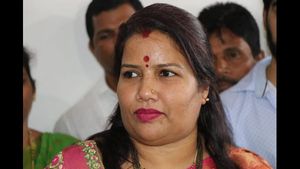 ರೈತ ಹೋರಾಟ ದಾರಿತಪ್ಪಿಸುತ್ತಿದ್ದಾರೆ; ರೂಪಾಲಿ ನಾಯ್ಕ 