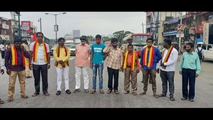 ಯಡಿಯೂರಪ್ಪ ಹುಚ್ಚಾಸ್ಪತ್ರೆಯಲ್ಲಿ ಇರಬೇಕಾಗಿತ್ತು; ವಾಟಾಳ್ 