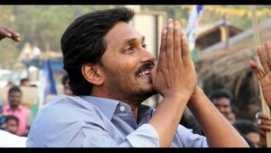  ಆಂಧ್ರದಲ್ಲಿ ಸಾಲುಸಾಲು ಪುರಾತನ ದೇವಾಲಯಗಳ ಧ್ವಂಸ: ಭಾರೀ ಒತ್ತಡಲ್ಲಿ ಸಿಎಂ ಜಗನ್