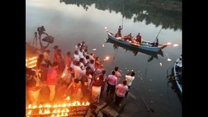 ಉಡುಪಿ; ಸ್ವರ್ಣೆಗೆ ಆರತಿ ಬೆಳಗಿದ ಪೇಜಾವರ ಶ್ರೀಗಳು 