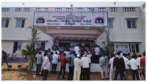 ನಿಪ್ಪಾಣಿಯಲ್ಲಿ ಆಸ್ಪತ್ರೆ ಉದ್ಘಾಟನೆ; ಕನ್ನಡದ ಬಳಕೆಯೇ ಇಲ್ಲ! 