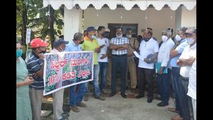ಸಾಲಮನ್ನಾ ಮಾಡಿ; ಕಾಫಿ ಬೆಳೆಗಾರರ ಪ್ರತಿಭಟನೆ 