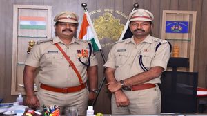 ಪೊಲೀಸ್ ಇಲಾಖೆಯಲ್ಲಿ ಅತ್ಯುನ್ನತ ಸೇವೆ: ದಾವಣಗೆರೆಯ ಆರಕ್ಷರಿಗೆ ರಾಷ್ಟ್ರಪತಿ ಪದಕ 