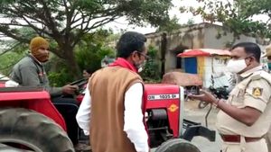ಕೋಲಾರ; ಬೆಂಗಳೂರಿಗೆ ಹೊರಟಿದ್ದ ರೈತರ ಟ್ರಾಕ್ಟರ್ ಪೊಲೀಸ್ ವಶಕ್ಕೆ 