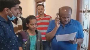 ಮಾತಿಗೆ ತಪ್ಪದ ಕುಮಾರಸ್ವಾಮಿ: ನಾಗಮಂಗಲದ ಯುವತಿಗೆ ಉದ್ಯೋಗ ಭಾಗ್ಯ 