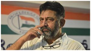 ಗುರು ಡಿಕೆಶಿ ಮಾತಿಗೆ ಗಪ್ ಚುಪ್ ಎನ್ನದೇ ಕಣದಿಂದ ಹಿಂದೆ ಸರಿದ ಯುವ ಘಟಕ ಅಧ್ಯಕ್ಷ ಸ್ಥಾನದ ಅಭ್ಯರ್ಥಿ 
