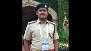 ಬಳ್ಳಾರಿ; ಉಪ ವಲಯ ಅರಣ್ಯಾಧಿಕಾರಿ ಆತ್ಮಹತ್ಯೆ 