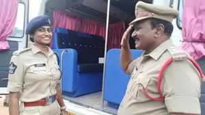  ಮಗಳಿಗೆ ಅಪ್ಪನ ಸಲ್ಯೂಟ್; ವೈರಲ್ ಆಯ್ತು ಈ ಹೃದಯಸ್ಪರ್ಶಿ ಚಿತ್ರ