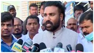 ಕಾಂಗ್ರೆಸ್ ಪಕ್ಷ 'ಮನೆಯೊಂದು ಮೂರು ಬಾಗಿಲು': ಸಚಿವ ಶ್ರೀರಾಮುಲು