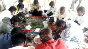 ಮೊದಲ ಬಾರಿ ಕಿಚ್ಚುಗುತ್ತಿ ಮಾರಮ್ಮ ದೇಗುಲದ ಹುಂಡಿ ಹಣ ಎಣಿಕೆ! 