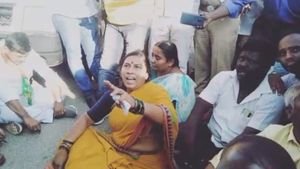 ಕೆಜಿಎಫ್ ಶಾಸಕಿ ರೂಪಾ ಮತ್ತು ಬೆಂಬಲಿಗರ ಪ್ರತಿಭಟನೆಗೆ ಮಣಿದ ಚುನಾವಣಾಧಿಕಾರಿ