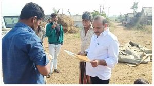ಒನ್ಇಂಡಿಯಾ ಇಂಪ್ಯಾಕ್ಟ್: ನಜೀರ್ ಸಾಬ್ ಕಾಲೋನಿಗೆ ತಹಶೀಲ್ದಾರ, ಕಂದಾಯ ಅಧಿಕಾರಿ ಭೇಟಿ 