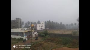 ಚಿತ್ರದುರ್ಗ ಜಿಲ್ಲೆಯಲ್ಲಿ ಗುಡುಗು ಗಾಳಿ ಸಹಿತ ಅಕಾಲಿಕ ಮಳೆ 