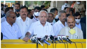 ಸಿಎಂ ಗರಂ: ನಮ್ಮ ಜಾಗದಲ್ಲಿ ಇದ್ದರೆ ಏನ್ ಮಾಡ್ತಿದ್ರಿ? ಅದ್ನೆಲ್ಲಾ ಮಾಡಿ ಅಂತಾ ನಾನು ಹೇಳಿದ್ನಾ?