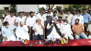 ಸರ್ಕಾರ ಕೆಡವುದರ ಮೂಲಕ ಪ್ರಜಾಪ್ರಭುತ್ವದ ಕಗ್ಗೊಲೆ; ಖರ್ಗೆ 