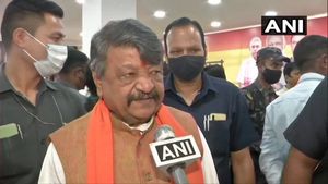 ಟಿಎಂಸಿ ಸಂಸದ ದಿನೇಶ್ ತ್ರಿವೇದಿ ರಾಜೀನಾಮೆ ಬೆನ್ನಲ್ಲೇ ಬಿಜೆಪಿ ಆಹ್ವಾನ 