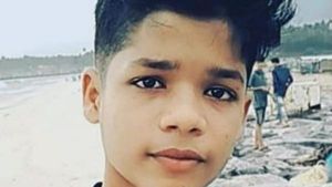 ದಂಡ ಹಾಕಿದ್ರು ಬೈಕ್ ಚಾಲನೆ; 15 ವರ್ಷದ ಬಾಲಕ ಸಾವು 