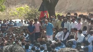 ಕಾರ್ಮಿಕರ ಬಿಕ್ಕಟ್ಟು ಪರಿಹಾರಕ್ಕೆ ಒಂದು ದಿನ ಕೇಳಿದ ಟೊಯೋಟಾ 