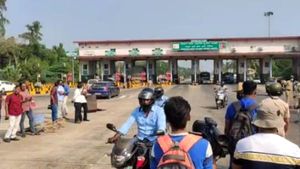 ಉಡುಪಿ; ಫಾಸ್ಟ್‌ ಟ್ಯಾಗ್ ವಿನಾಯಿತಿ ರದ್ದು ಭೀತಿ, ಹೋರಾಟದ ಕಾವು! 