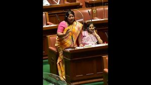 ಅವಕಾಶ ಇದ್ರೆ ಶಾಸಕಿ ರೂಪಾಲಿ ಅವರನ್ನು ಮಂತ್ರಿ ಮಾಡಿ: ರಮೇಶ್ ಕುಮಾರ್