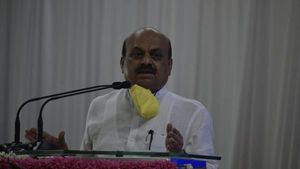 ರಮೇಶ್ ಜಾರಕಿಹೊಳಿ ಸಿಡಿ ಬಹಿರಂಗ; ಸಿಎಂ ಭೇಟಿಯಾದ ಗೃಹ ಸಚಿವರು 