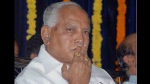  ಜಾರಕಿಹೊಳಿ ಪ್ರಕರಣ: ಹೇಳಿಕೆ ನೀಡದಂತೆ ಸಚಿವರು, ಶಾಸಕರಿಗೆ ಯಡಿಯೂರಪ್ಪ ಸೂಚನೆ 