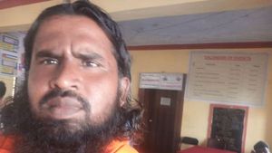 ಬಸವಕಲ್ಯಾಣ; ಉಪ ಚುನಾವಣಾ ಕಣಕ್ಕಿಳಿದ ಸ್ವಾಮೀಜಿ ಬಳಿ 45 ಕೆಜಿ ಚಿನ್ನ! 