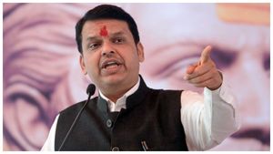 ಫಡ್ನವಿಸ್ ಅವಧಿಯಲ್ಲೇ ವಾಜೆ ಅಮಾನತು ವಾಪಸಾತಿಗೆ ಒತ್ತಡ ಹೇರಿದ್ದ ಠಾಕ್ರೆ 