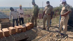ಧಾರವಾಡ; ಕ್ರಷರ್‌ನಲ್ಲಿ ಸಂಗ್ರಹಿಸಿದ್ದ ಅಕ್ರಮ ಸ್ಫೋಟಕ ವಶಕ್ಕೆ