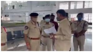  ತಿರುಪತಿ ವಿಮಾನ ನಿಲ್ದಾಣದಲ್ಲಿ ಮಾಜಿ ಸಿಎಂ ಚಂದ್ರಬಾಬು ನಾಯ್ಡು ಬಂಧನ