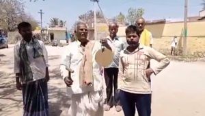 ವೈರಲ್ ವಿಡಿಯೋ; ಕೋವಿಡ್ ಲಸಿಕೆ ಪಡೆಯುವಂತೆ ಅಜ್ಜನ ಡಂಗುರ 