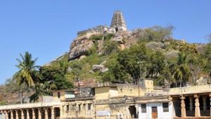 ಆಸ್ತಿಕ-ನಾಸ್ತಿಕರೆಲ್ಲರಿಗೂ ಮೆಚ್ಚುಗೆಯ ತಾಣ ಮೇಲುಕೋಟೆ 