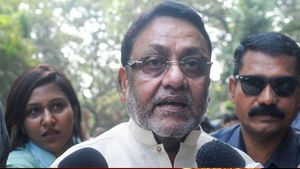 ಪರಮ್‌ಬೀರ್ ಸಿಂಗ್ ದೆಹಲಿಯಲ್ಲಿ ಯಾರನ್ನು ಭೇಟಿಯಾಗಿದ್ದಾರೆಂದು ಗೊತ್ತು: ನವಾಬ್ ಮಲಿಕ್