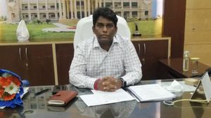 ರಾಮನಗರ ನೂತನ ಜಿಲ್ಲಾಧಿಕಾರಿ ರಾಕೇಶ್ ಕುಮಾರ್ ಪರಿಚಯ 