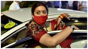  ಎಂಥ ಮಗಳನ್ನು ಬಂಗಾಳ ಬಯಸುತ್ತಿದೆ?; ಸ್ಮೃತಿ ಇರಾನಿ