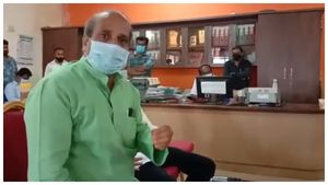 ಧಾರ್ಮಿಕ ಕಾರ್ಯಕ್ರಮ ರದ್ದು ಮಾಡೋದು ಜನಪ್ರಿಯ ಸರ್ಕಾರದ ಲಕ್ಷಣವಲ್ಲ