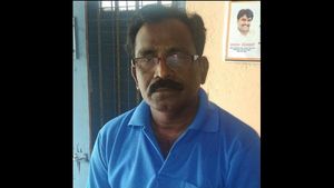 ಅಂಬೇಡ್ಕರ್‌ಗೆ ಅವಮಾನ  ಮಾಡಿದ ಬಿಇಓ; ಅಮಾನತಿಗೆ ಆಗ್ರಹ 