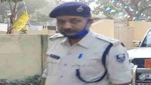 ಪೊಲೀಸ್ ಅಧಿಕಾರಿ ಹತ್ಯೆಯ ಆಘಾತದಿಂದ ವೃದ್ಧ ತಾಯಿ ಸಾವು: ಒಟ್ಟಿಗೇ ಅಂತ್ಯಸಂಸ್ಕಾರ