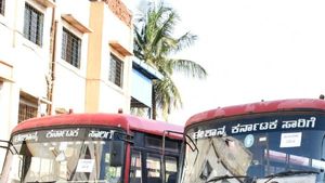 ಹೊಸಪೇಟೆ; ಸಾರಿಗೆ ನೌಕರರ ಮುಷ್ಕರ, 3.94 ಕೋಟಿ ನಷ್ಟ