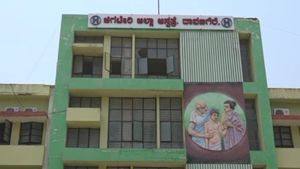 ದಾವಣಗೆರೆಯಲ್ಲಿ ಕೊರೊನಾ ನಿರೋಧಕ ಲಸಿಕೆ ಖಾಲಿ: ಜನರ ಪರದಾಟ 