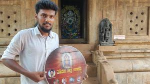 ಕಾಳಿಕಾಂಬೆ ಮೇಲೆ ಹಾಡು ಬರೆದು, ಹಾಡಿದ ಮುಸ್ಲಿಂ ಯುವಕ! 
