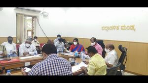 ಮಂಡ್ಯದಲ್ಲಿ ಲಾಕ್‌ಡೌನ್ ಕಟ್ಟುನಿಟ್ಟಿನ ಪಾಲನೆಗೆ ಸೂಚನೆ