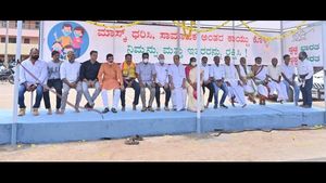  ಬುದ್ದಿವಂತ ಜಿಲ್ಲೆಯ ಸಂಸದ ನಳಿನ್ ಕಟೀಲ್ ಅವರ ಈ ಚಿತ್ರವನೊಮ್ಮೆ ನೋಡಿ!