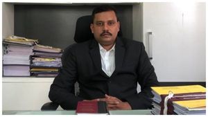ಚಿಕನ್ ಅಂಗಡಿ ಹುಡುಗನ ಲವ್ ಕಹಾನಿ, ಮರ್ಯಾದಾ ಹತ್ಯೆ ಜಡ್ಜ್ ಮೆಂಟ್