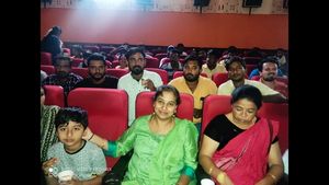 ವಾರದಿಂದ ಕ್ಷೇತ್ರ ಪರ್ಯಟನೆ, ಮಕ್ಕಳಿಗೆ ಪಾಠ; ವಾರಾಂತ್ಯದಲ್ಲಿ ಸಿನಿಮಾ ವೀಕ್ಷಿಸಿದ ಹಿರಿಯೂರು ಶಾಸಕಿ 