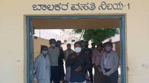 ಕೊರೊನಾ ಸೋಂಕು ಹೆಚ್ಚಳ: ಮಾಜಿ ಸಿಎಂ ಊರಿನವರೆಲ್ಲರೂ ಸೇರಿ ಮಾಡಿದ್ದೇನು?