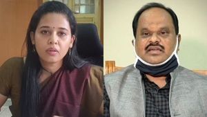 ಆಕ್ಸಿಜನ್ ದುರಂತಕ್ಕೆ ಮೈಸೂರು ಡಿಸಿ ಕಾರಣ; ಚಾಮರಾಜನಗರ ಡಿಸಿ ಆರೋಪ