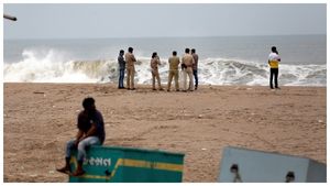 ತೌಕ್ತೆ ಚಂಡಮಾರುತ: ಬಾರ್ಜ್ ಪಿ305ನಲ್ಲಿದ್ದ 184 ಜನರನ್ನು ರಕ್ಷಿಸಿದ ನೌಕಾಪಡೆ 